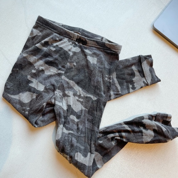 Batman 100% Organic Glow in the Dark PJ Set 5Y - Picture 5 of 7